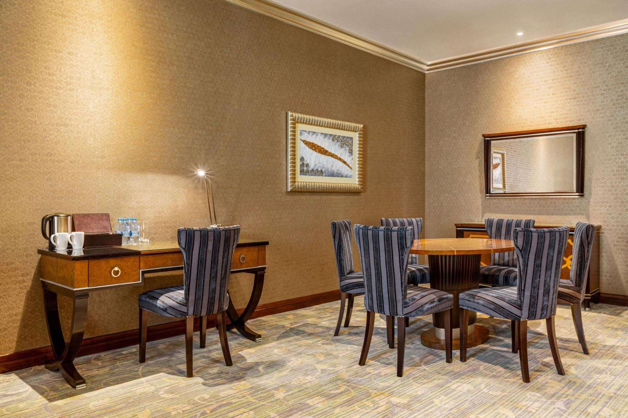 Grand Regency Doha, Trademark Collection By Wyndham Exterior photo A meeting room at the hotel